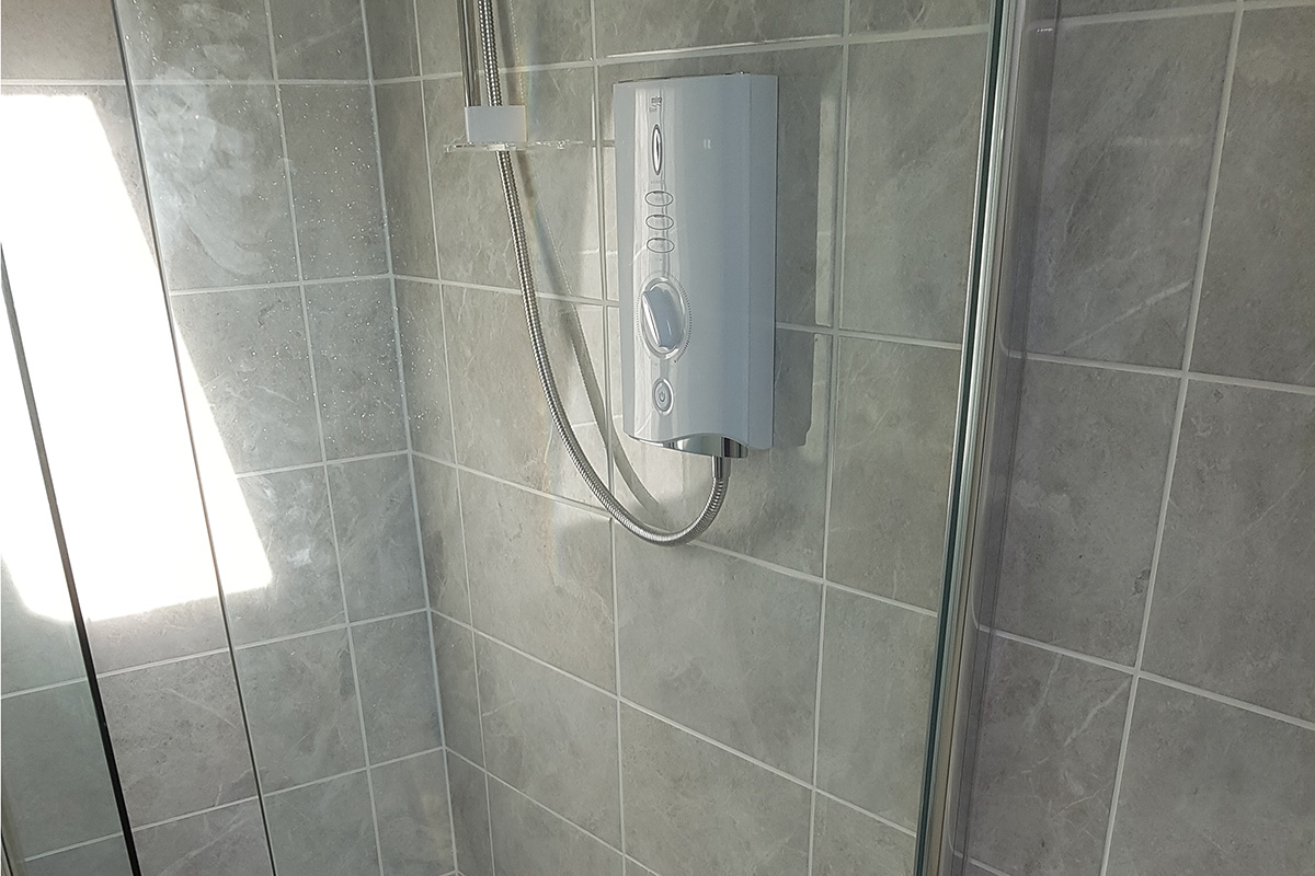 Shower installation